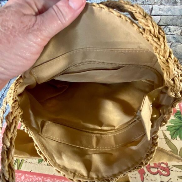 Round Straw Shoulder Bag for Women Bohemian Style Summer Fashion Zip Closure - Picture 5 of 5